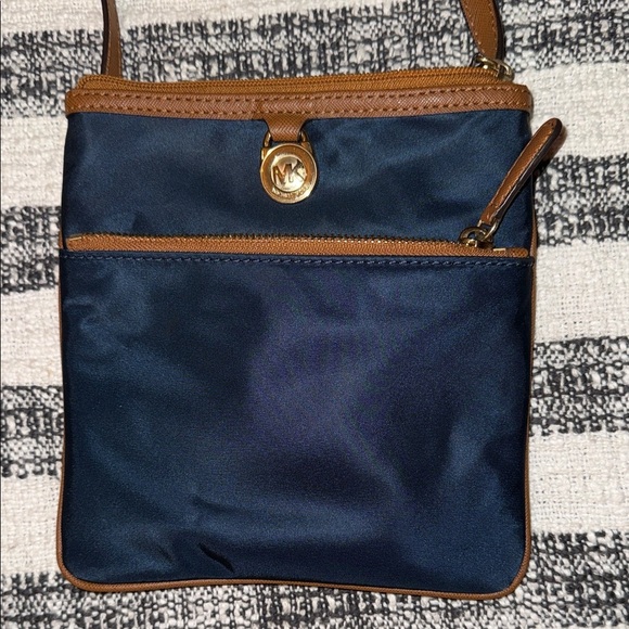Michael Kors Handbags - Michael Kors blue & tan nylon & leather crossbody compact travel pockets purse